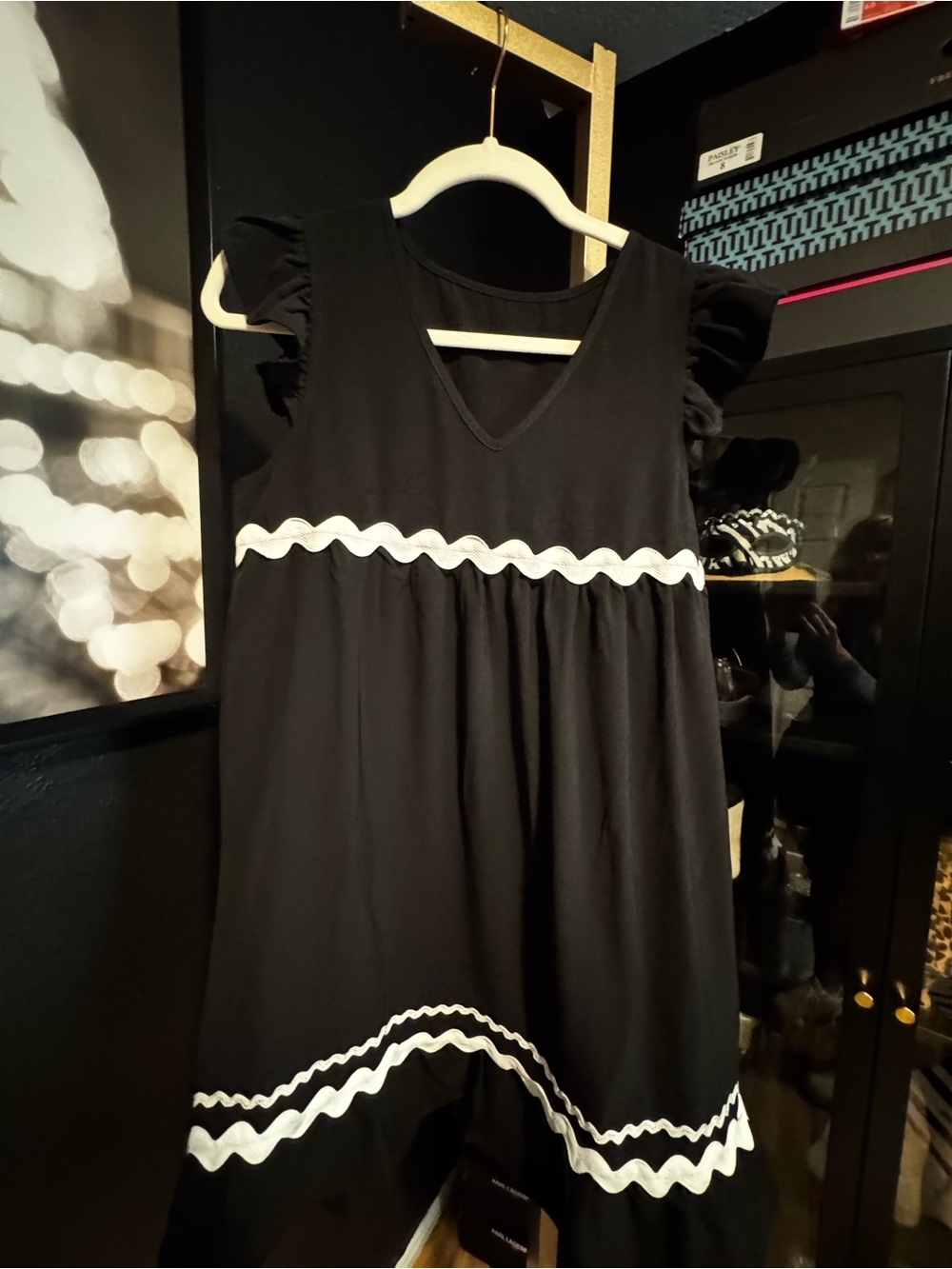SHEIN Black Sleeveless V-Neck Dress with Rickrack Detail